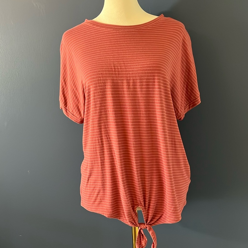 Rumi & Ryder Soft Roses Brick colored Tee Shirt with flattering front tie